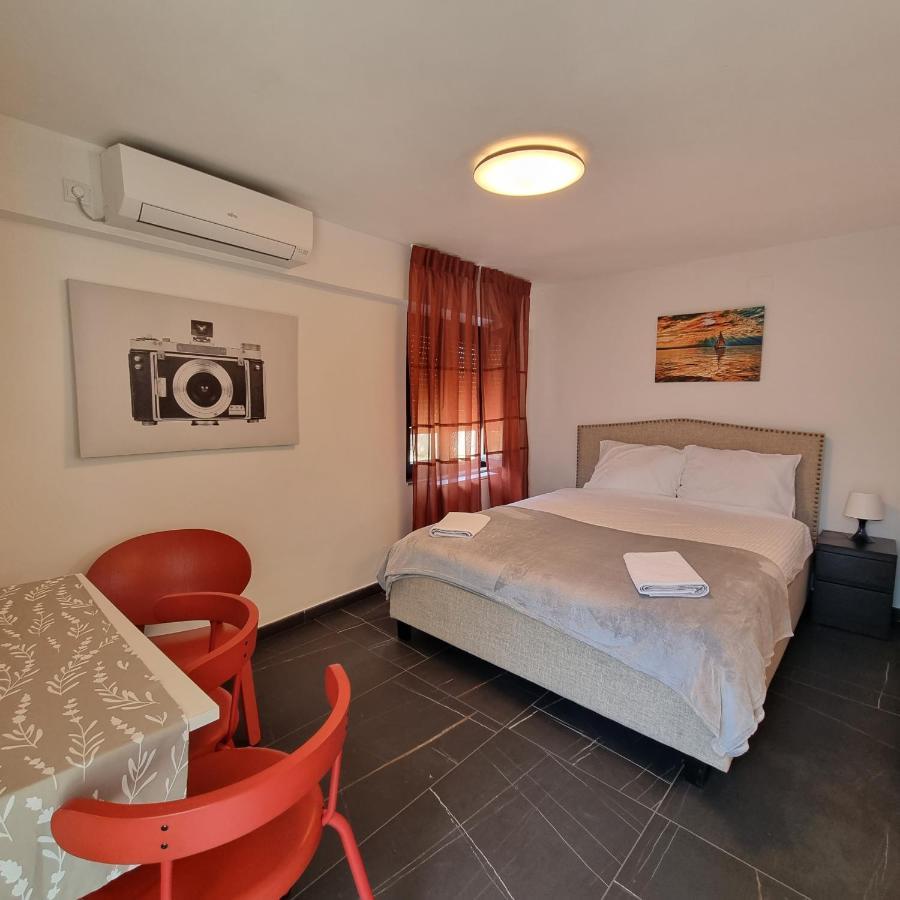 Dona Apartament *